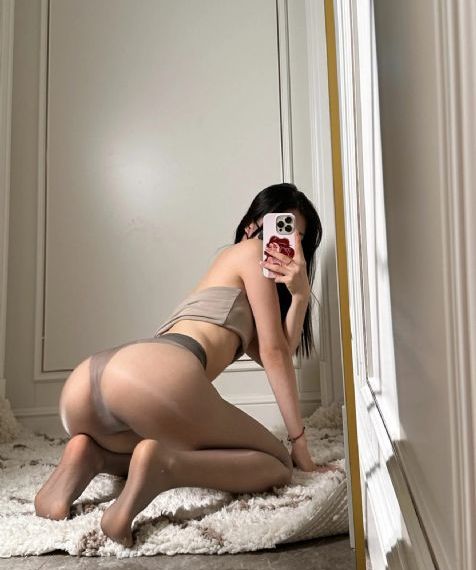 英语老师躺下让我c她视频
